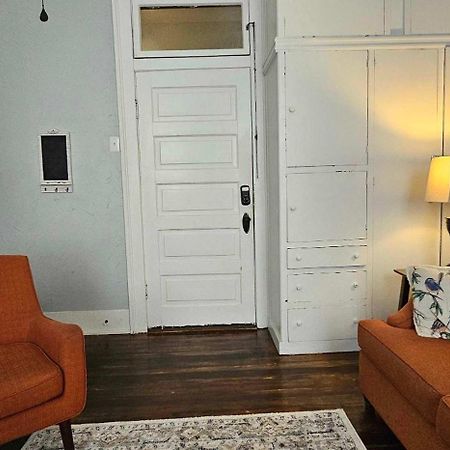 Mins From Downtown & Dining, Dauphin Darling 2 Daire Mobile Dış mekan fotoğraf