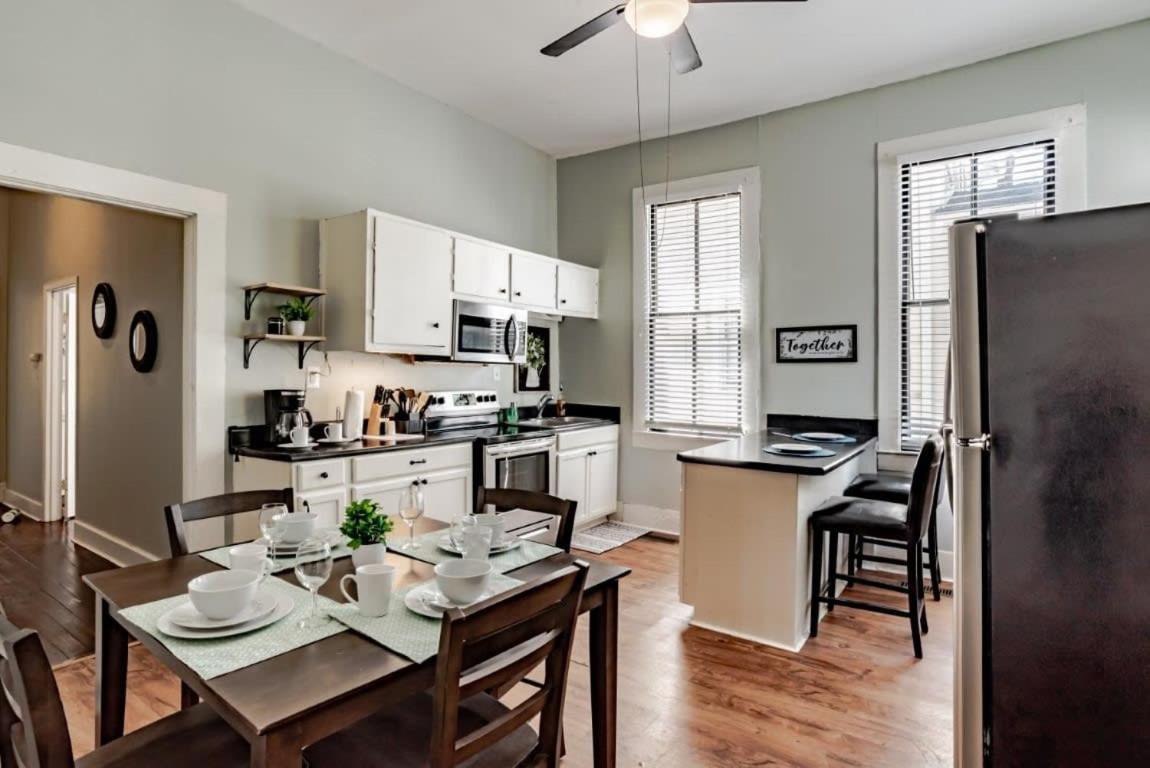 Mins From Downtown & Dining, Dauphin Darling 2 Daire Mobile Dış mekan fotoğraf