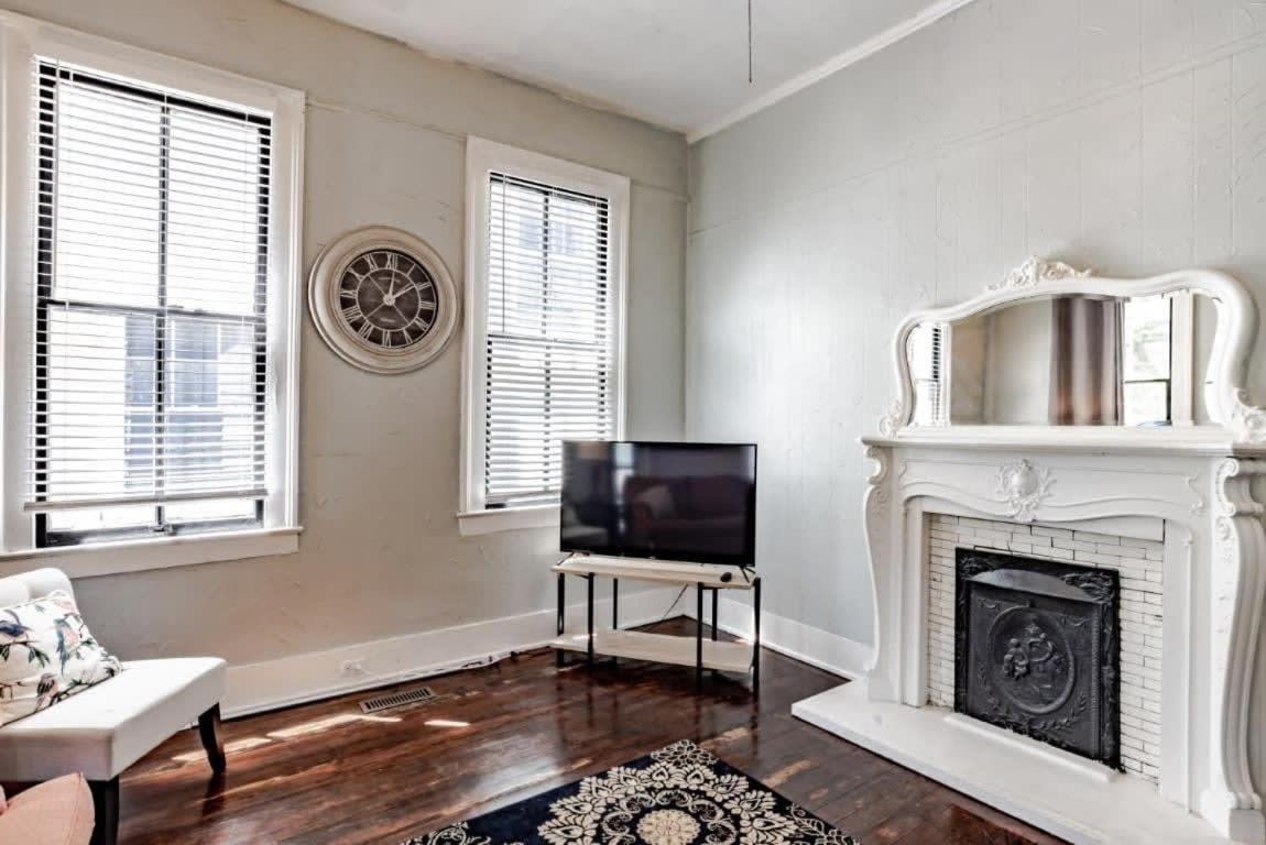 Mins From Downtown & Dining, Dauphin Darling 2 Daire Mobile Dış mekan fotoğraf