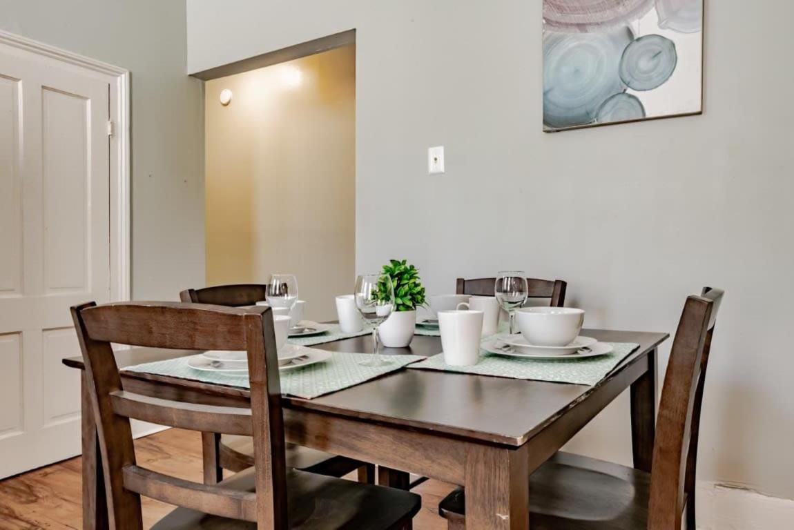 Mins From Downtown & Dining, Dauphin Darling 2 Daire Mobile Dış mekan fotoğraf