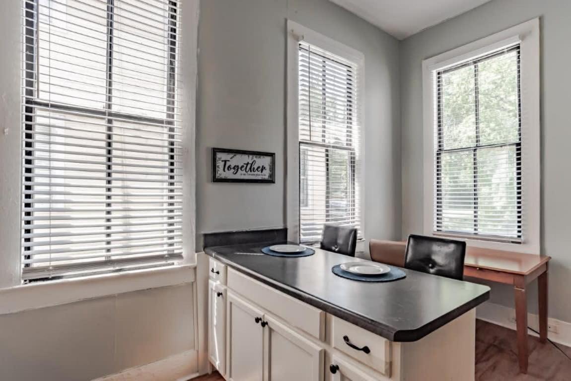 Mins From Downtown & Dining, Dauphin Darling 2 Daire Mobile Dış mekan fotoğraf
