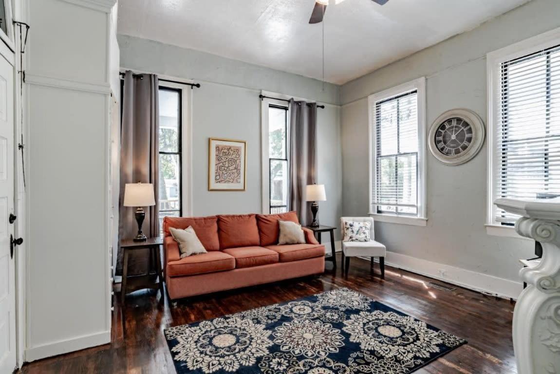 Mins From Downtown & Dining, Dauphin Darling 2 Daire Mobile Dış mekan fotoğraf