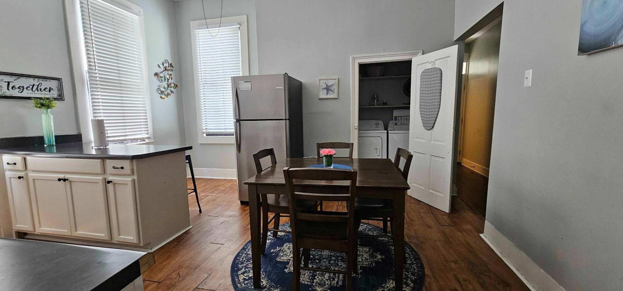 Mins From Downtown & Dining, Dauphin Darling 2 Daire Mobile Dış mekan fotoğraf